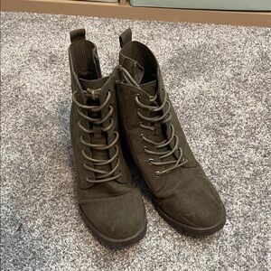 NWOT Market & Spruce Green Khaki Lace-Up Combat Boots